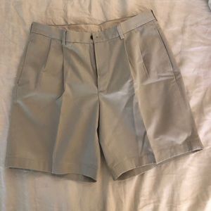 Brooks Brothers 36 pleated front shorts